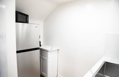 Ladera Heights Apartment | Studio in the Heart of LA #1D