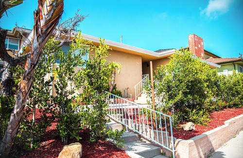 Ladera Heights Apartment | Studio in the Heart of LA #1D