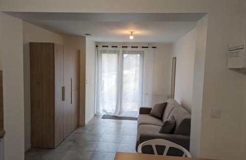 Cesson-Sevigne Apartment | Studio indépendant en rez-de-jardin