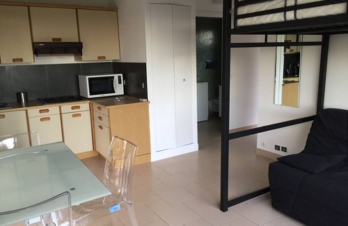 Carros House | STUDIO INDEPENDENT POOL VILLA (4 PEOPLE) FRENCH RIVIERA NICE - PANORAMIC SEA VIEW