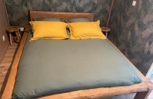 Sacquenville Apartment | Studio jacuzzi Love Room
