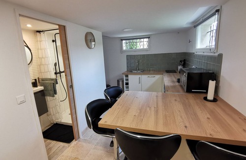 Saint-Etienne-du-Gres Apartment | Studio La Casita