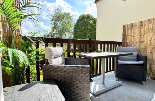 Courseulles-sur-Mer Apartment | Studio La Petite Oasis- Idéal couple - calme - balcon sud - lumineux - 10min du centre & plage - proche Centre Juno Beach - wifi
