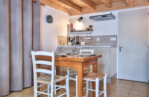 Saint-Julien-des-Landes Apartment | Studio Le Petit Julien
