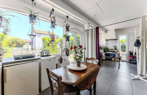 Saint-Julien-en-Born House | Studio 'Le De La Gare' with Private Terrace and Wi-Fi, Close to the Ocean
