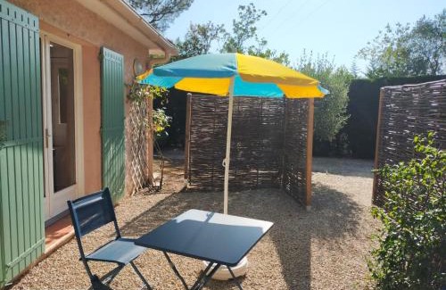 Pertuis Apartment | Studio Les Alizés du Luberon