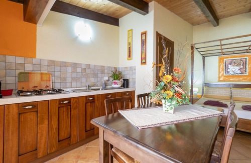 Porto Torres Apartment | Studio 'Lo Scrigno' with Private Garden, Wi-Fi and Air Conditioning
