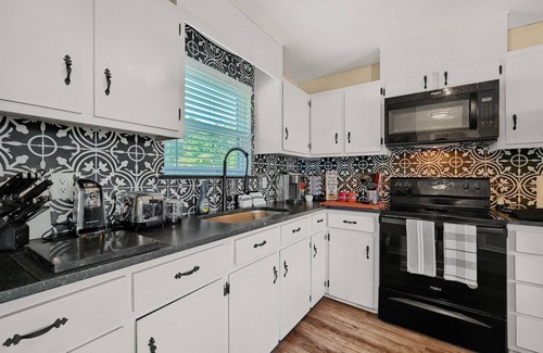 Gordonville Apartment | Studio Loft-Pet Friendly, Boat & Trailer Parking
