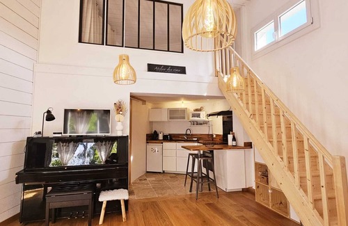 Benesse-Maremne Apartment | Studio Loft with mezzanine, swimming pool and upright piano