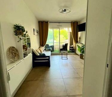 La Grande-Motte Apartment | Studio loggia 80m de la mer