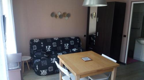 Bagneres-de-Luchon Apartment | Studio lumineux centre ville