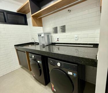 Santa Monica Apartment | Studio Maia Aconchego e praticidade 190m da UFU