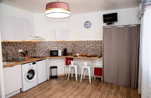 Lezignan-Corbieres Apartment | 🧡 Studio Marceau 🧡 Clim Wifi Centre ville 2 people