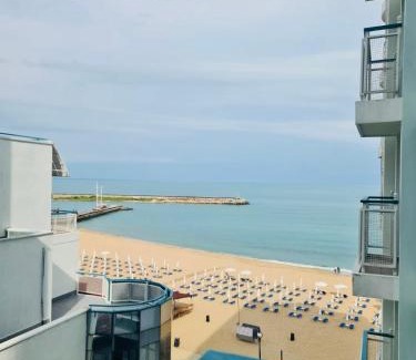 Golden Sands Apartment | Studio Mare 2