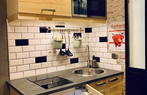 Dole Apartment | ★Studio Marguerite Cow★ Coeur center ville Wifi fiber - Netflix - fully equipped!