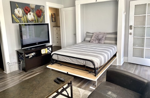 Central San Pedro Apartment | Studio Marina Proximity