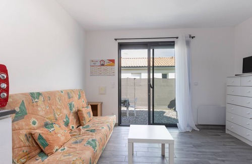 Magescq Apartment | Studio "Marrocq" with Shared Garden