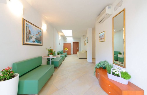 Viserbella Apartment | Studio, max 2 places, no balcony, 20 meters from the sea, in Viserba.