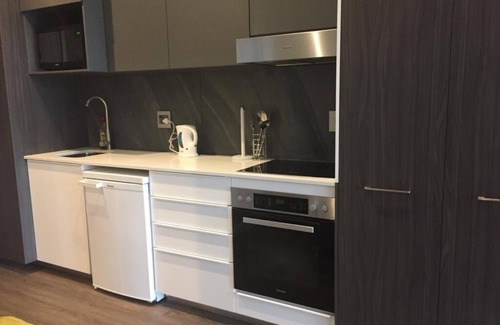 Menlyn Apartment | Studio @ Menlyn Maine Overlooking Beautiful Garden with Rooftop Pool