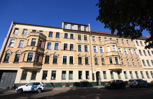 Neuschonefeld Apartment | Studio Metal North - Romantic Apartments in Leipzig, *2km to the city center*