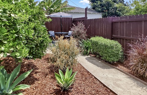 Palms Apartment | Studio Mins to Venice Beach, Sony Studios, LAX & Vibrant Downtown Culver City