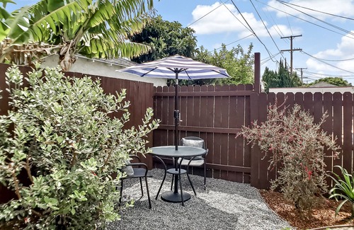 Palms Apartment | Studio Mins to Venice Beach, Sony Studios, LAX & Vibrant Downtown Culver City