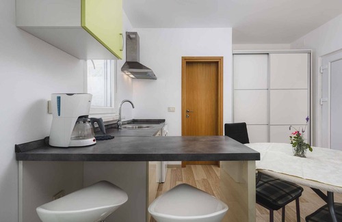 Đuba Apartment | Studio mit Terrasse und Klimaanlage
