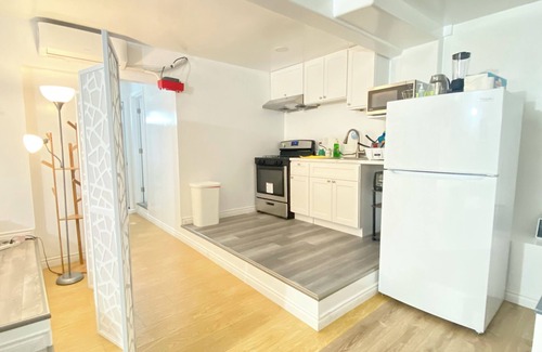 Rosemead Apartment | Studio Modern Black and White
