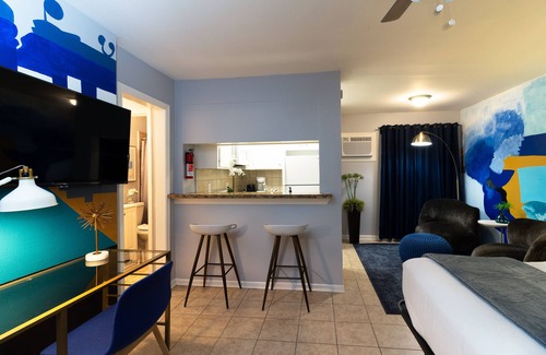 Neartown Apartment | Studio @ Montrose 01! Downtown, Medical Center, Stadium