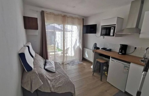 Gallargues-le-Montueux Apartment | Studio Neuf Proche Camargue