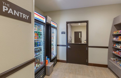 Fremont Apartment | Studio Near Downtown | Breakfast + Pool Access!