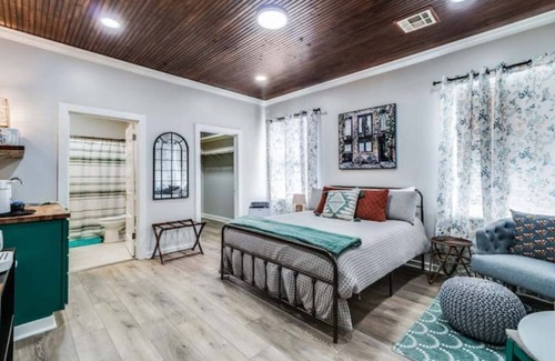 Freetown - Port Rico Apartment | Studio near Downtown Lafayette - Freetown