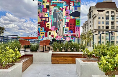 Matriz Apartment | Studio near Shopping Mueller complete with parking space and air conditioning
