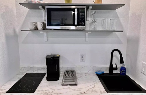 Northeast Orlando Apartment | Studio Near the Parks, Airport, UCF, Valencia!