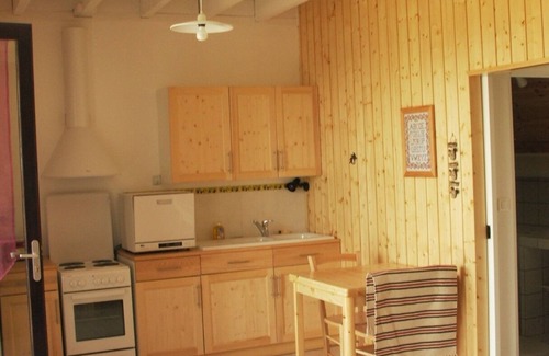 Nebouzat Apartment | Studio near Vulcania in the heart of the Auvergne volcanoes