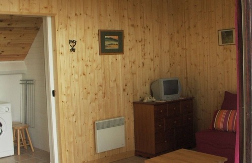 Nebouzat Apartment | Studio near Vulcania in the heart of the Auvergne volcanoes