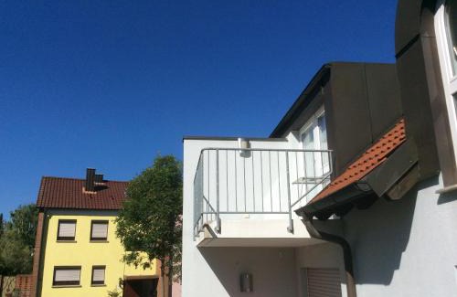 Ochsenfurt Apartment | Studio Ochsenfurt mit sonnigem Balkon