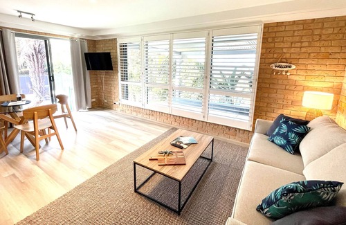 Sapphire Beach Apartment | Studio @ #OMG Steps to Beach, Couples Getaway, kitchenette - free wifi