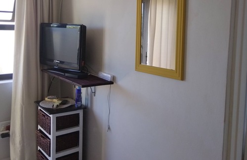 Langebaan Apartment | Studio On Fairway. A Cozy Quaint Studio close to restaurants and main beach.