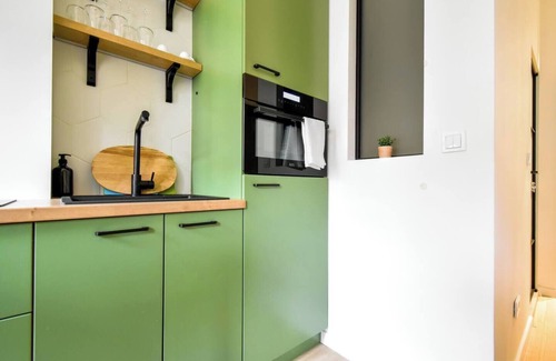 Sofia City Center Apartment | Studio on The Main Street Vitosha - Kitchen - AC