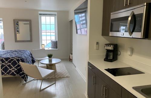 Downtown Apartment | Studio On The Promenade