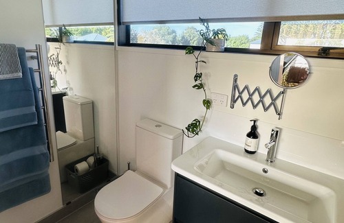 Christchurch Apartment | Studio on tree lined street