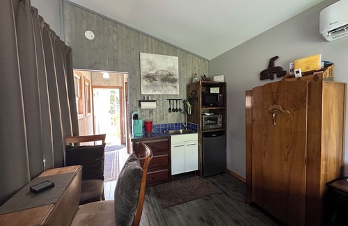 Lund Apartment | Studio overlooking ocean with hot tub and beach access!