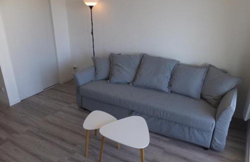 Chevigny-Saint-Sauveur Apartment | Studio Oxford