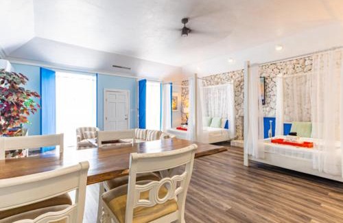 Nassau Apartment | Studio Palms BC
