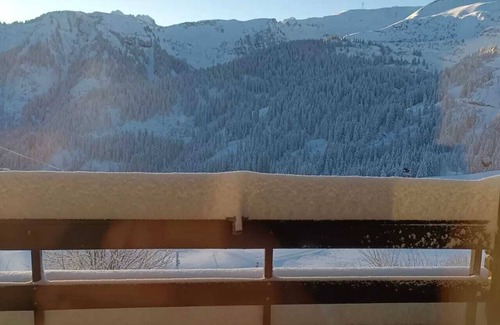 Samoens Apartment | Studio panoramic mountain view ski in ski out