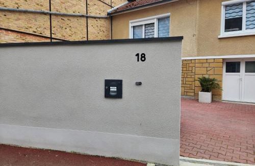 Warmeriville Apartment | Studio, pas de collocation possible