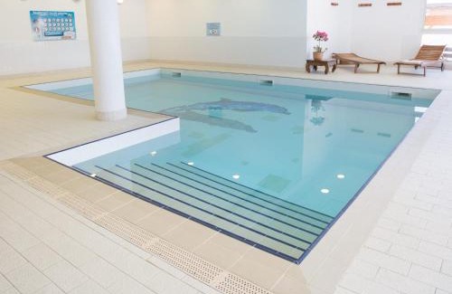 Puy-Saint-Vincent Apartment | Studio PMR 2 Pers avec Balcon Sud-Est et Accès Piscine, à 300m des Pistes - FR-1-504-341