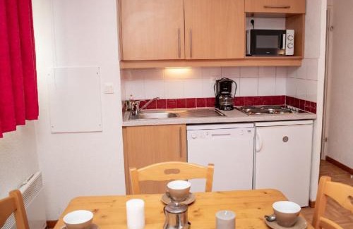 Puy-Saint-Vincent Apartment | Studio PMR 2 Pers avec Balcon Sud-Est et Accès Piscine, à 300m des Pistes - FR-1-504-341
