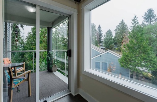 Regional District of Nanaimo Apartment | Studio, Pool, Beach, BBQ & Kayaks/Paddleboards